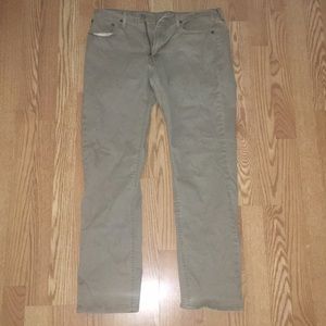 Levi Khakis 32/32